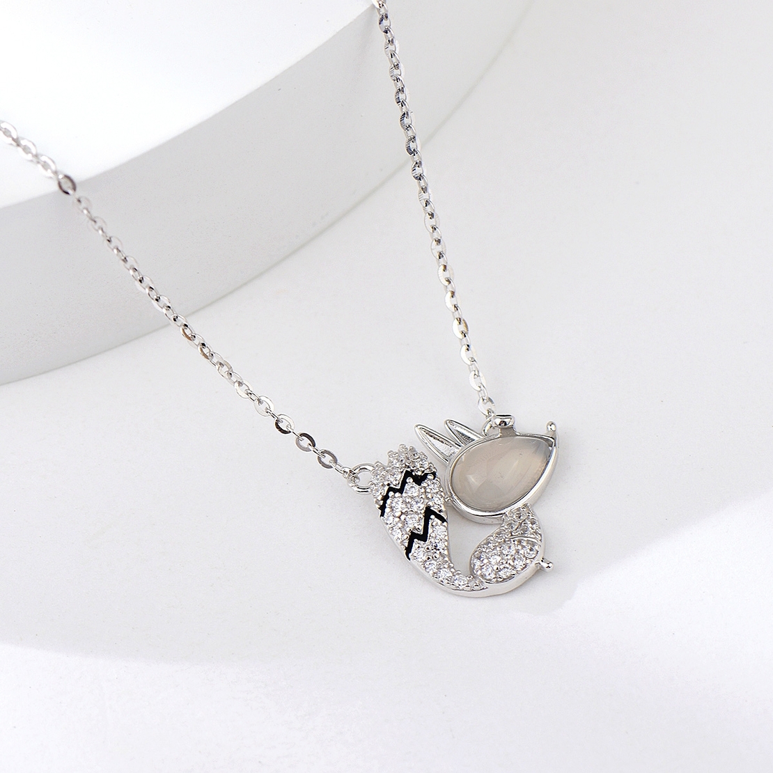 Сребърно колие Лисица с опал | колекция Delicate Silver