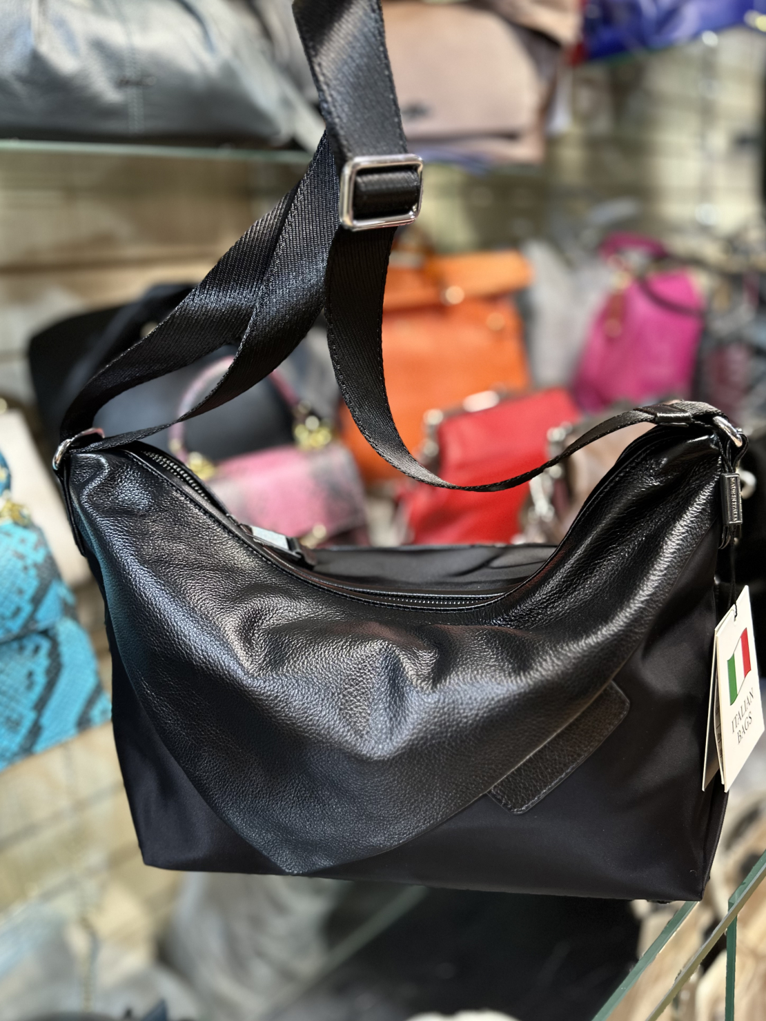 Купить женскую итальянскую сумку мешок из текстиля и натуральной кожи в  интернет магазине с оплатой при получении | Marie bags store