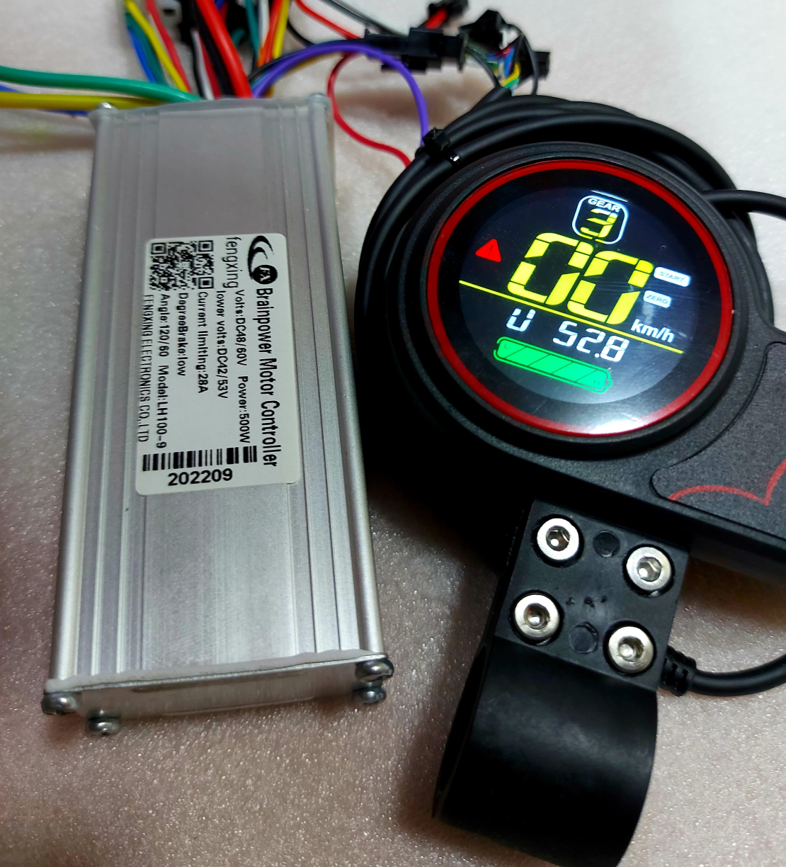  Синусный контроллер для Kugou м5- 48v/60v; 28A+2A + LH100 цветной led дисплей клавишей акселератора. 