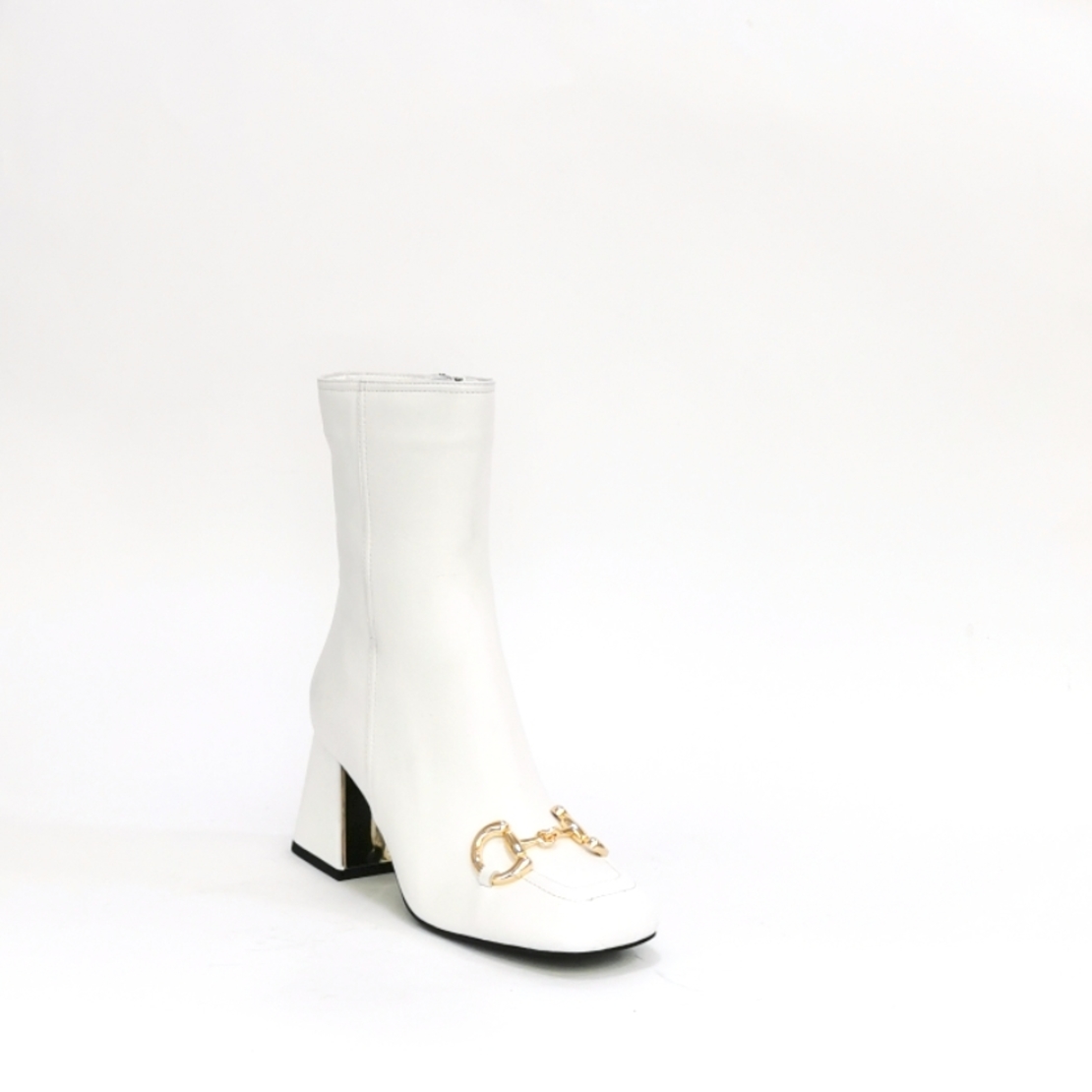 Женские элегантные ботинки из натуральной кожи белого цвета/72083
