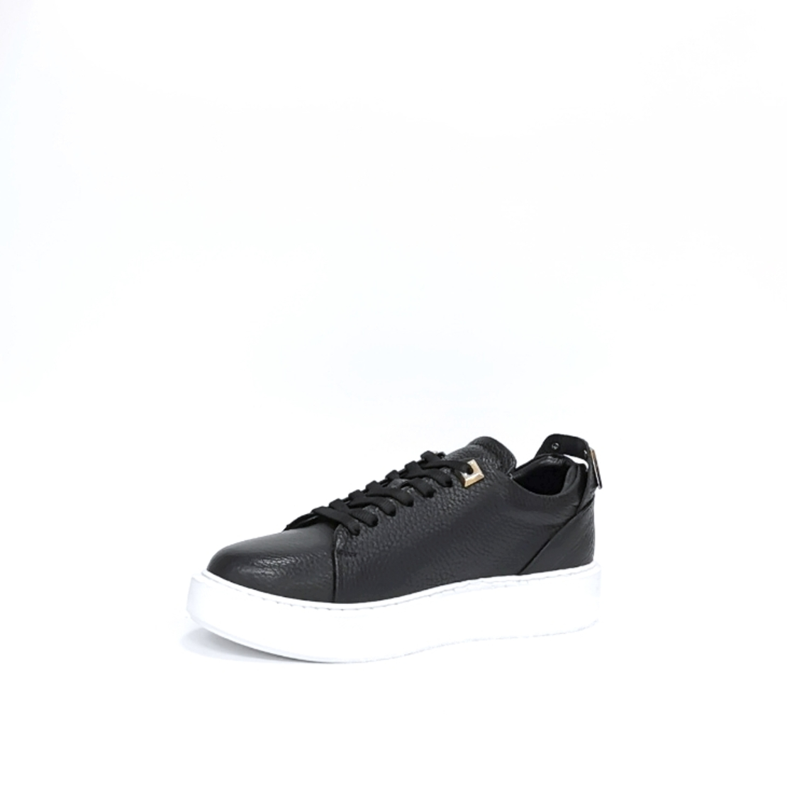 Women's sneaker made of natural leather in black color with anatomical insole/7785