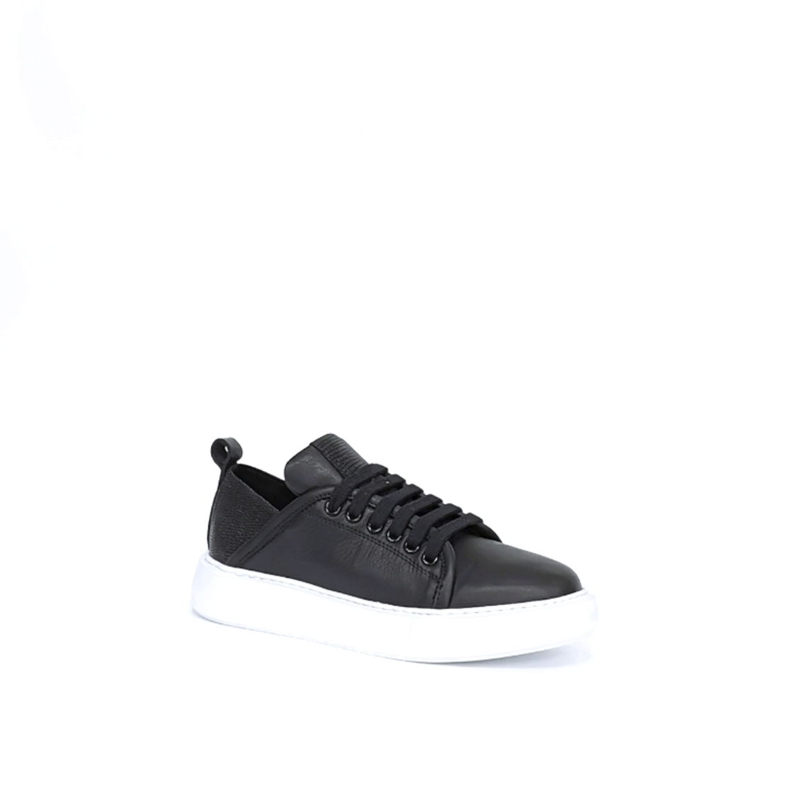 Women's sneaker made of natural leather in black color with anatomical insole/72100