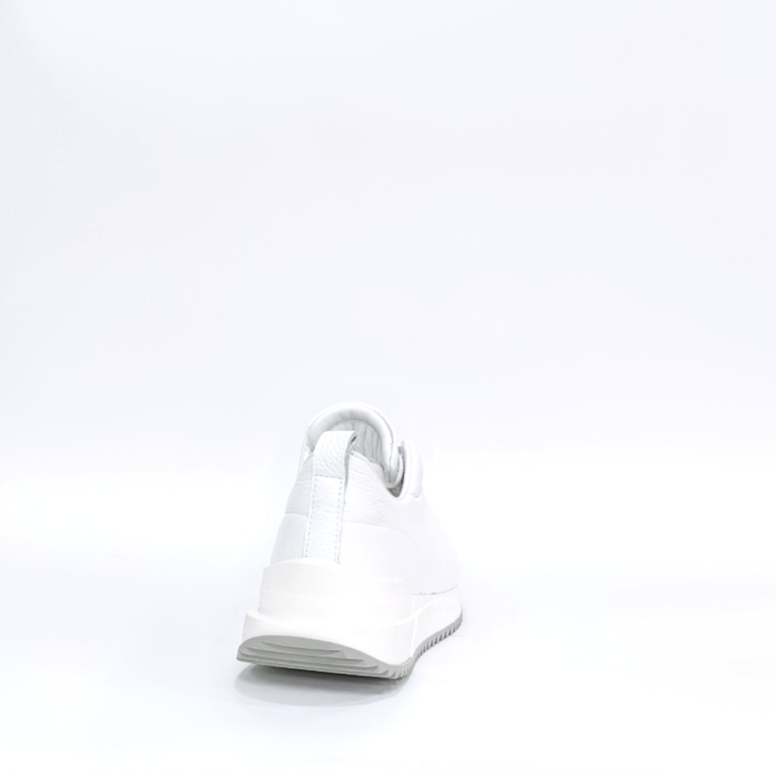 Женские кроссовки из натуральной кожи белого цвета с анатомической стелькой/7800