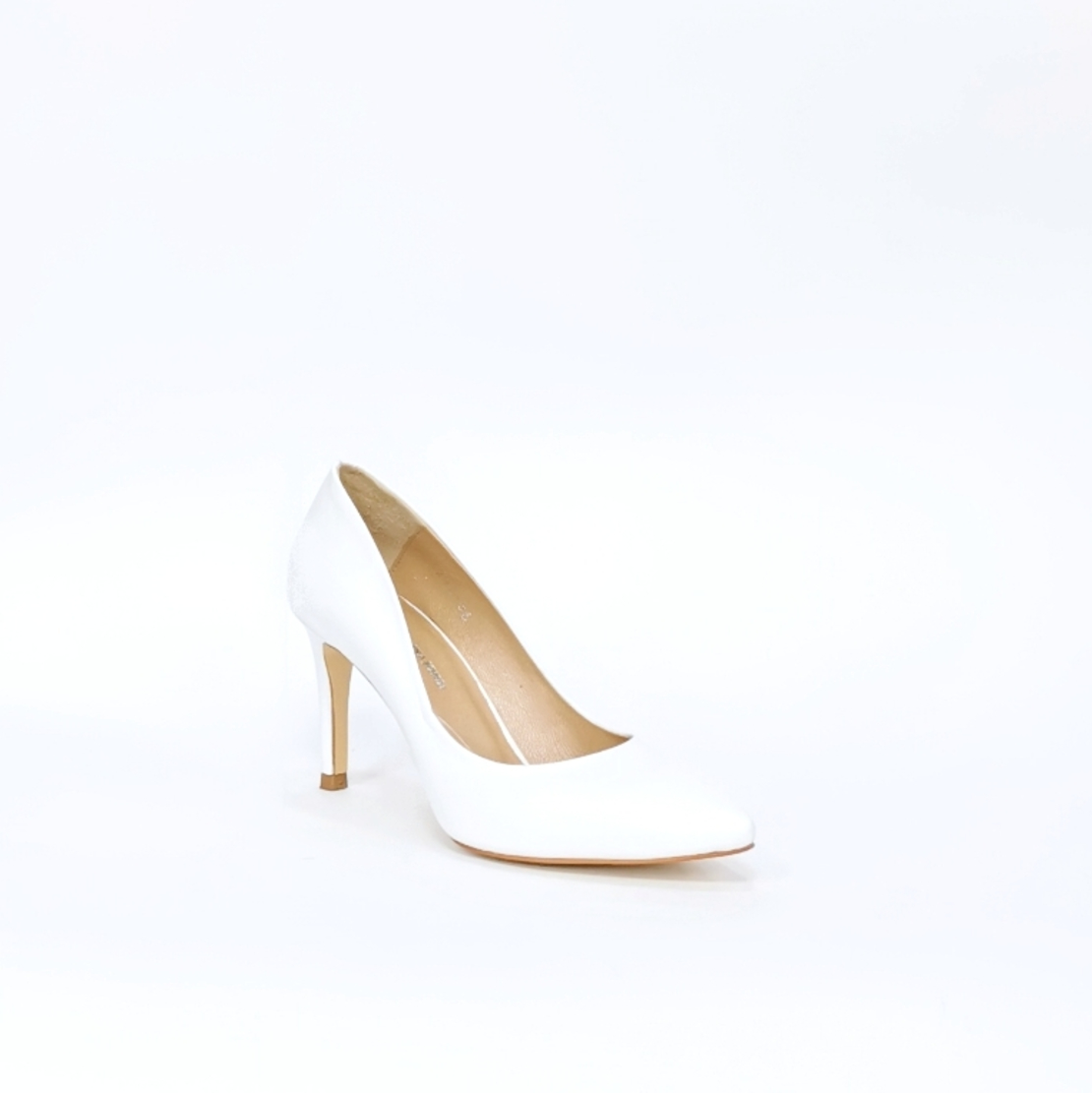 Women's elegant shoes made of natural leather in white/79010