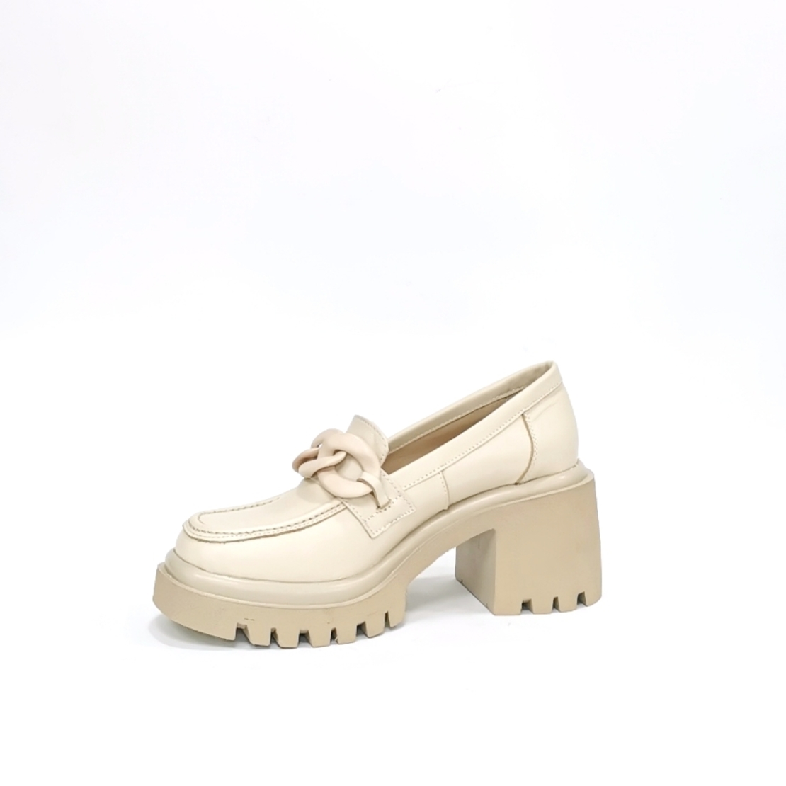 Women's moccasins / loafers / made of natural leather in beige color/727719