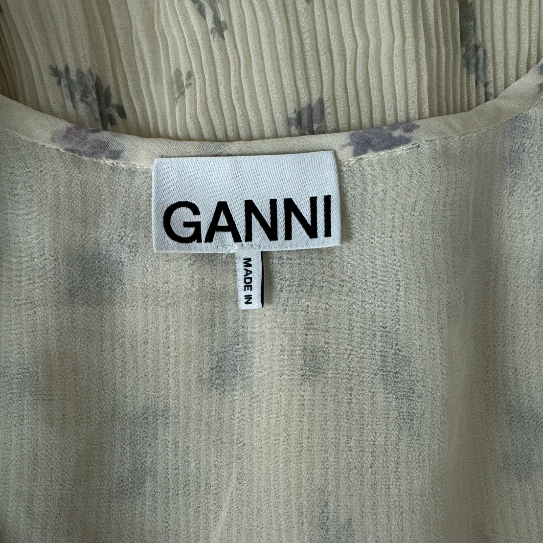 Дамска плисирана блуза Ganni на цветя