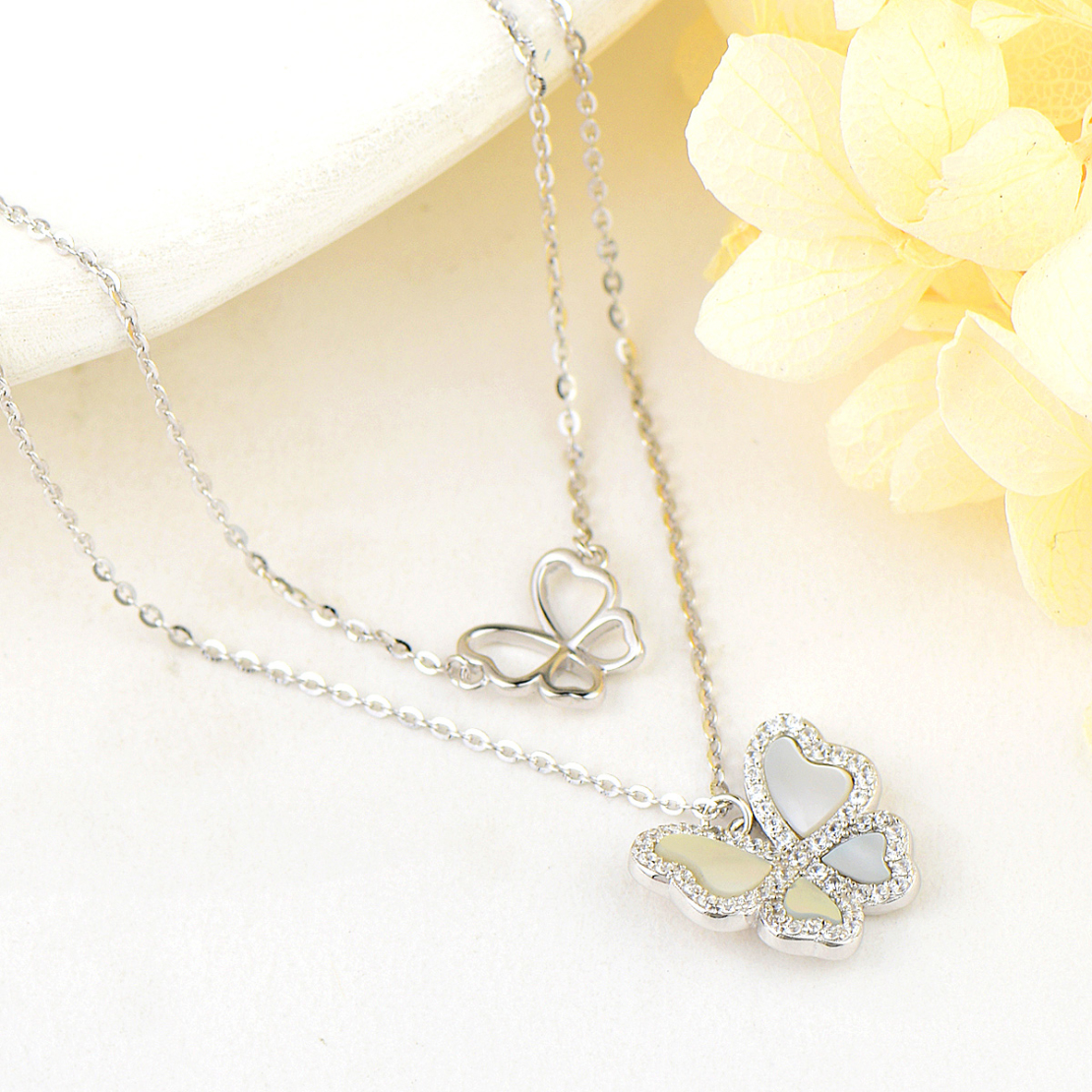 SILVER NECKLACE BUTTERFLY WITH MOTHER OF PEARL