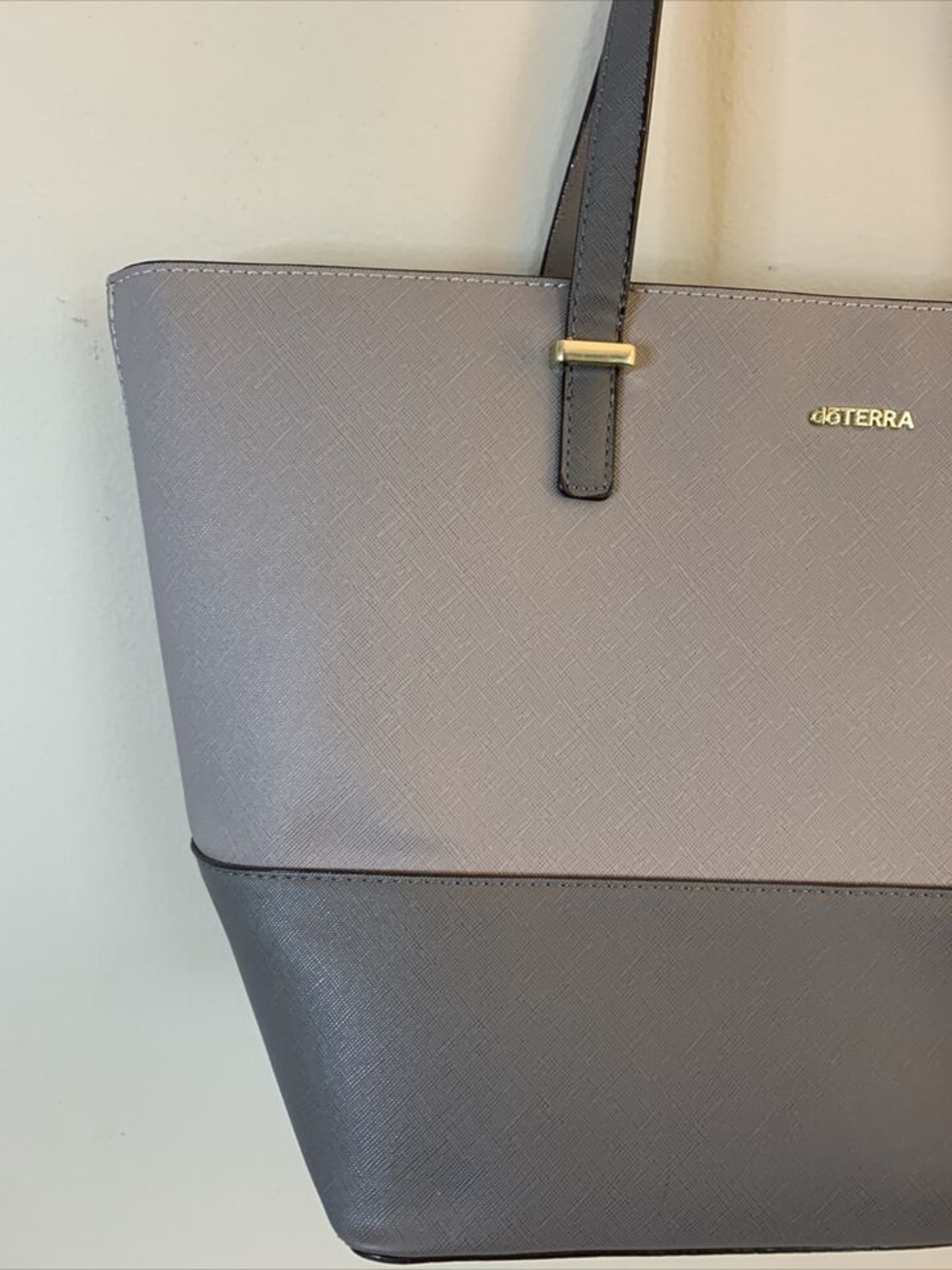 Елегантна дамска чанта dōTERRA