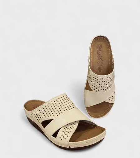 Дамски анатомични чехли в бежово с кожена стелка – Модел 2363 Beige