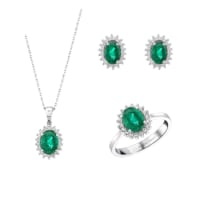 Diamonds set with emeralds