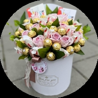 Кутии и кошници с изкуствени цветя