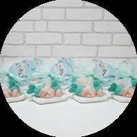 Бебе с възглавничка